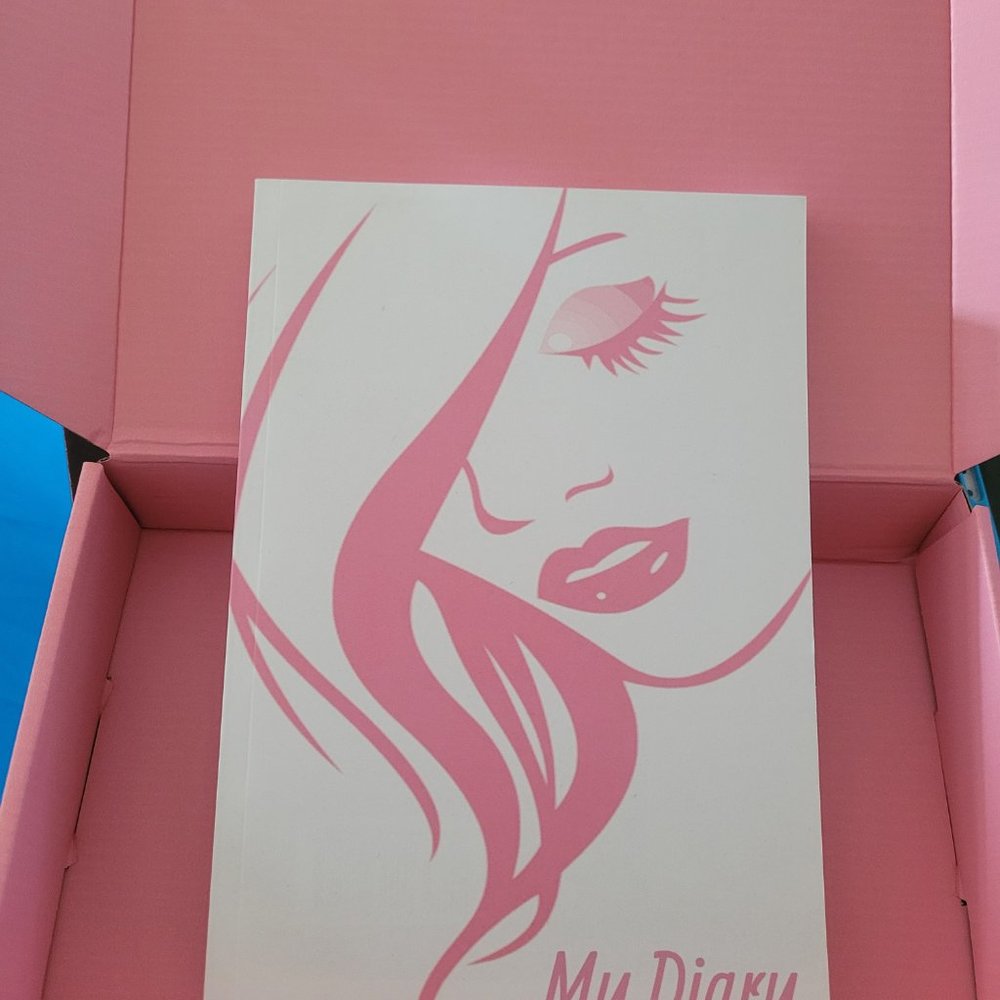 COPY - The Perfect Writing Diary for Women: Paperback, 160 Lined Pages